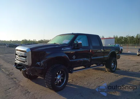 2015 Ford F-250 Lariat z USA, uszkodzony, nr VIN 1FT7W2BT0FEC39981